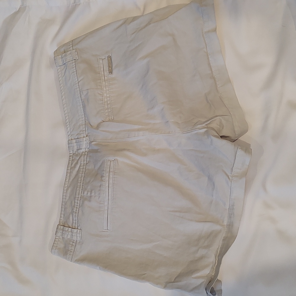 Shorts - Picture 3 of 3
